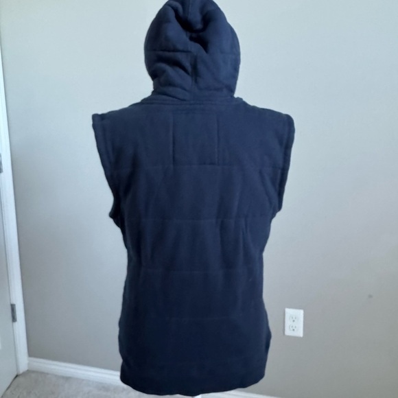 University of Michigan Navy Sleeveless Hoodie Quilted Vest - Picture 4 of 7